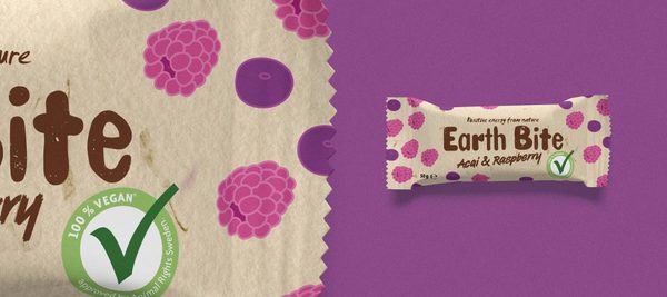 Front and detail of the Acai & Raspberry energy bar from Earth Bite